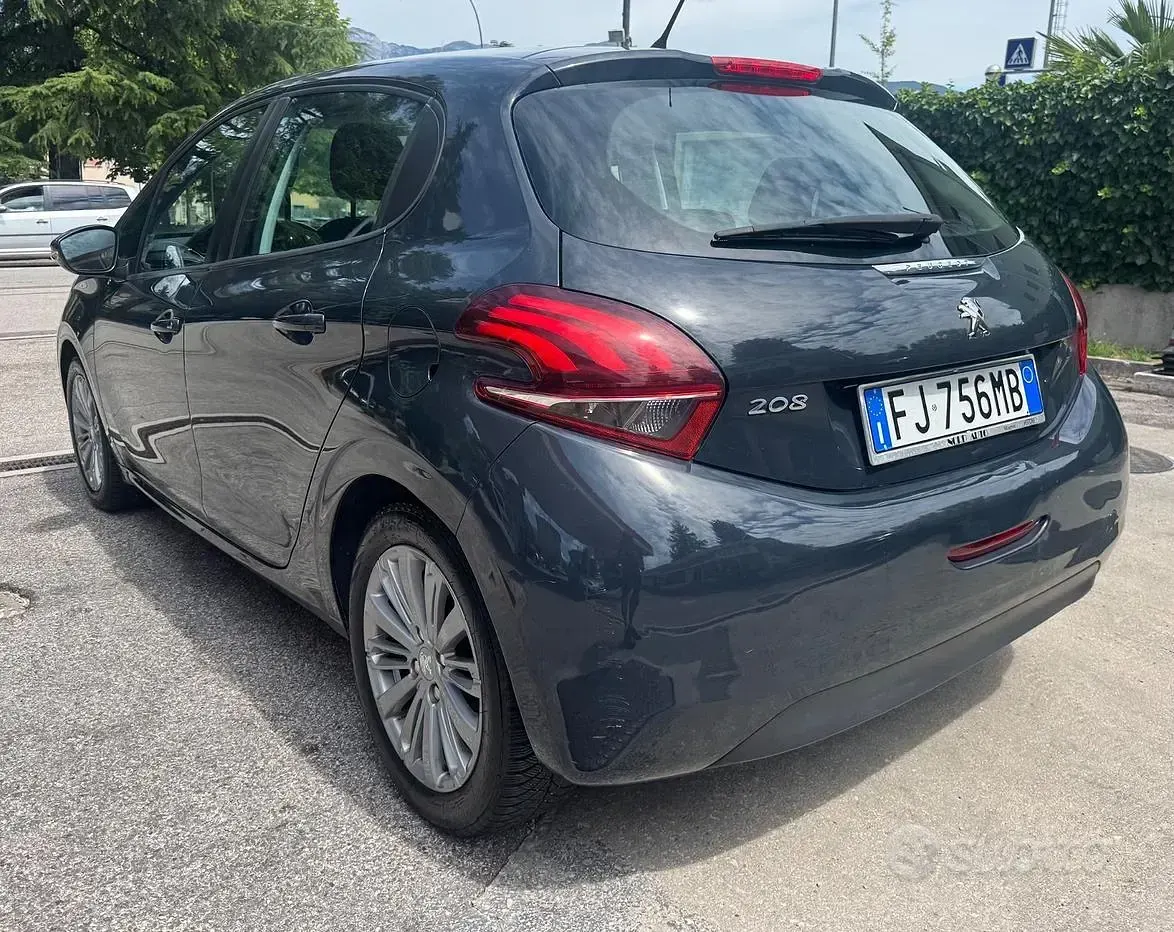 Usata Peugeot 208 Allure 75 CV (55 kW) 2017 Bluazzurro Utilitaria
