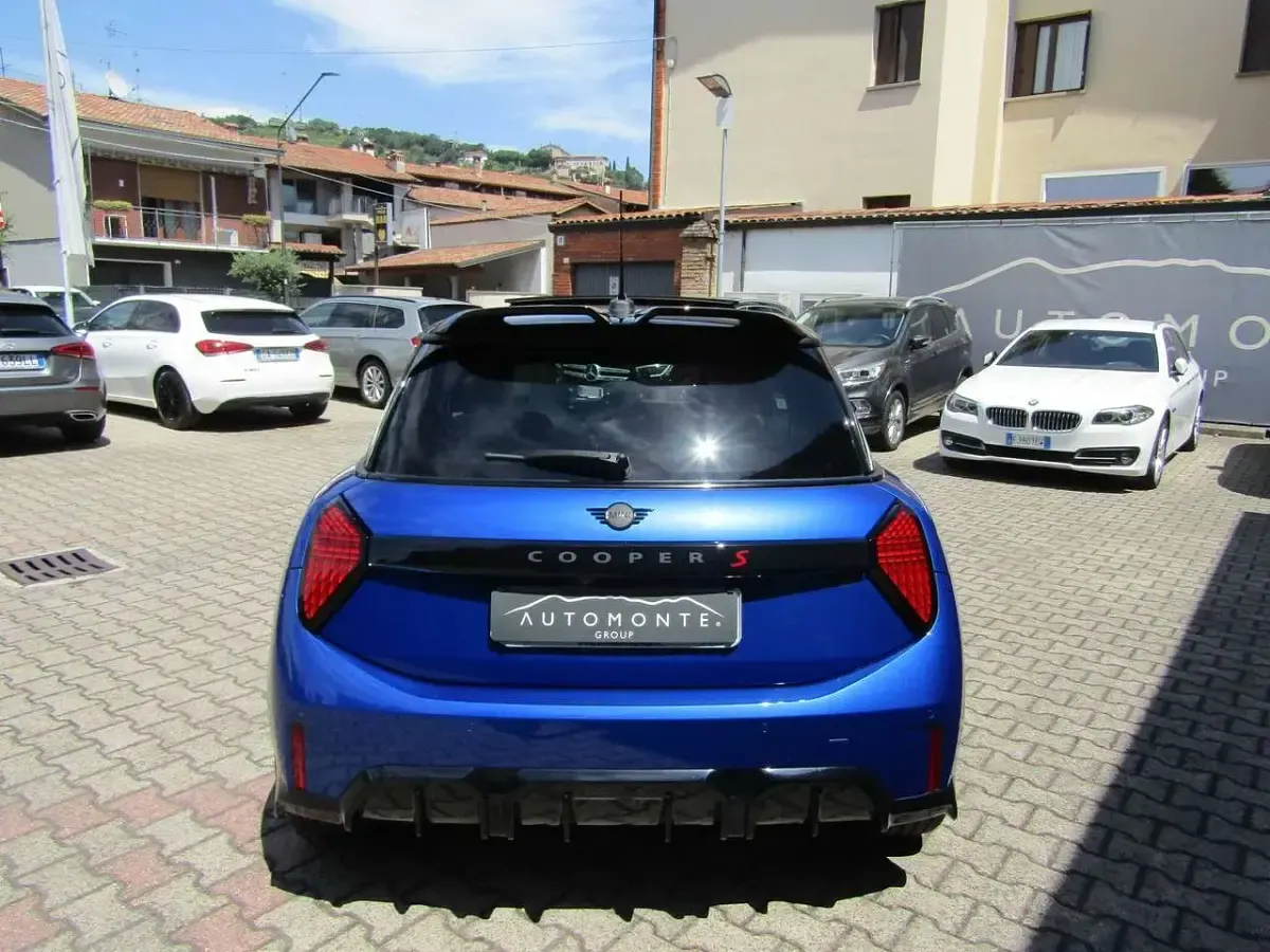 Usata Mini John Cooper Works 204 CV (150 kW) 2025 Blazing blue Utilitaria