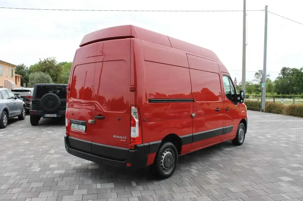 Usata Renault Master 150 CV (110 kW) 2020 Rosso Monovolume