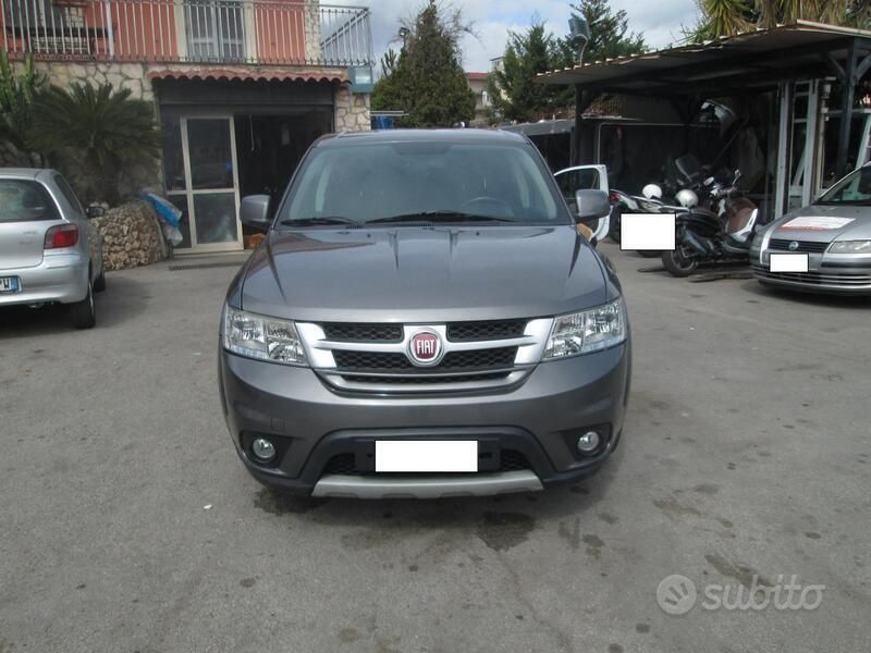 Usata Fiat Freemont Lounge 170 CV (125 kW) 2012 Grigio SUV