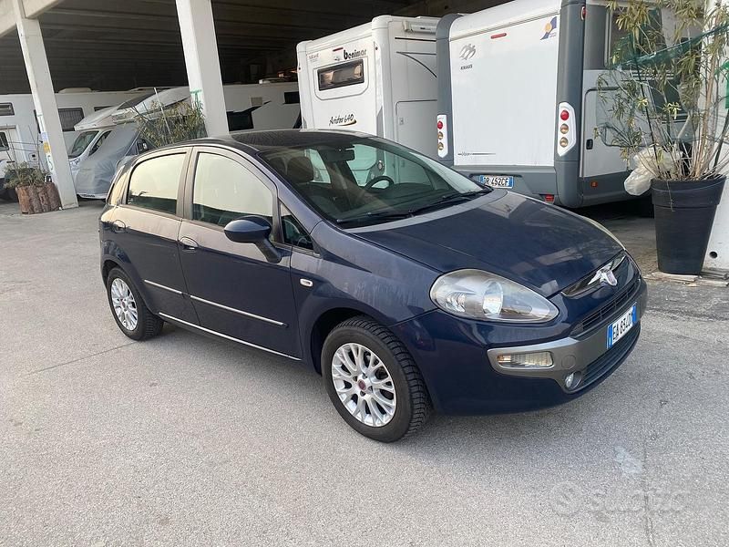 Usata Fiat Punto Evo Active 77 CV (56 kW) 2011 Blu Utilitaria