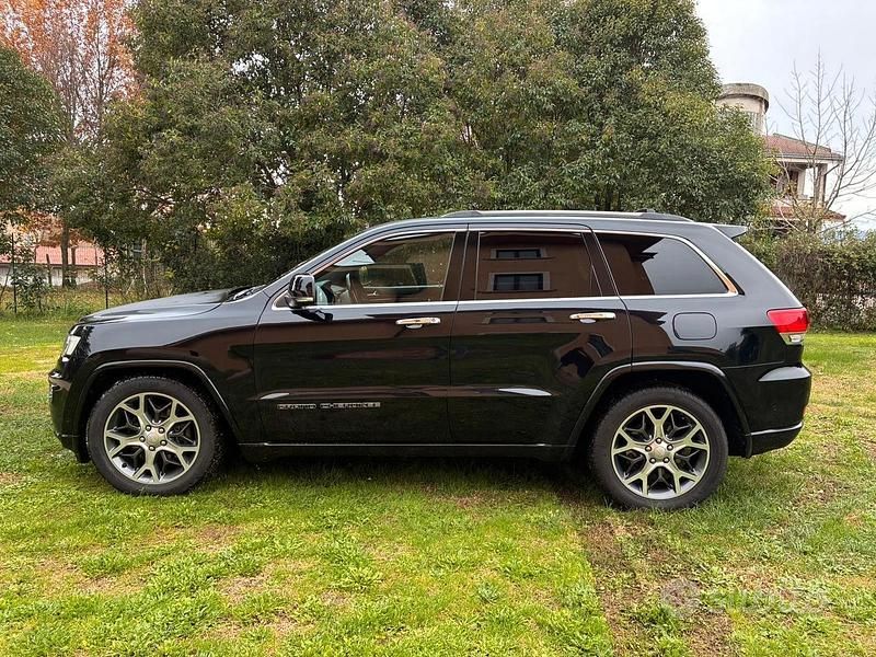 Usata Jeep Grand Cherokee Overland 250 CV (183 kW) 2019 Nero SUV