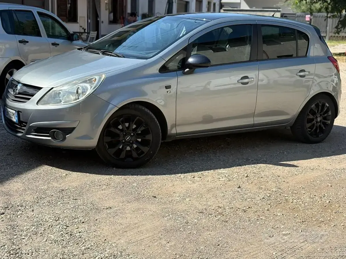 Usata Opel Corsa 80 CV (58 kW) 2010 Grigio Utilitaria