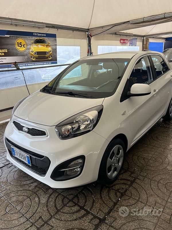 Bianco Usata 2014 Kia Picanto Due volumi | 4200 € (Cara) - Immagine 1/4