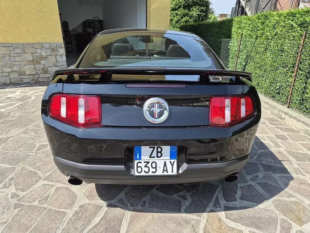 Usata Ford Mustang 320 CV (235 kW) 2012 Nero