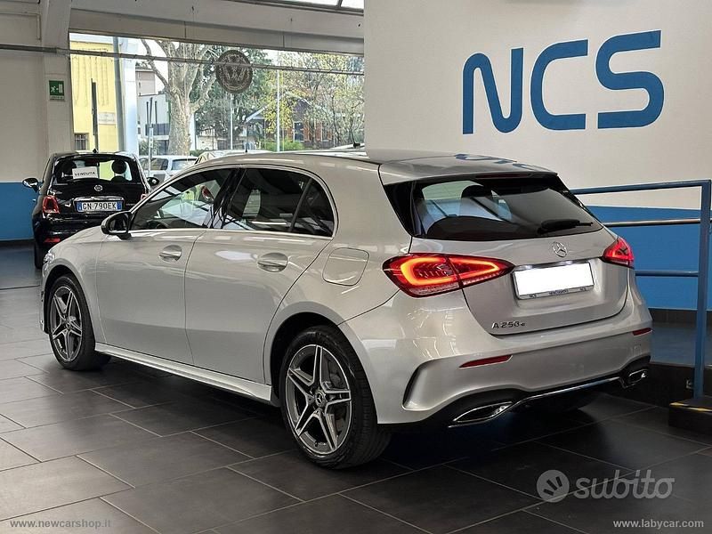 Usata Mercedes A250 Premium 160 CV (117 kW) 2022 Argento Berlina