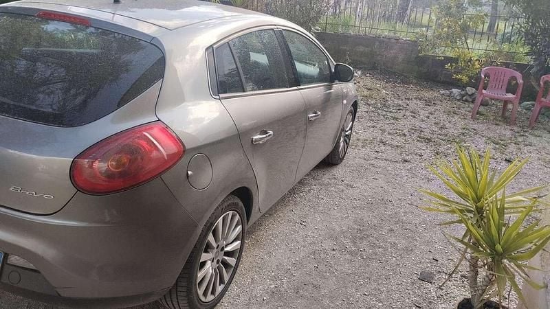 Usata Fiat Bravo Easy 120 CV (88 kW) 2012 Utilitaria