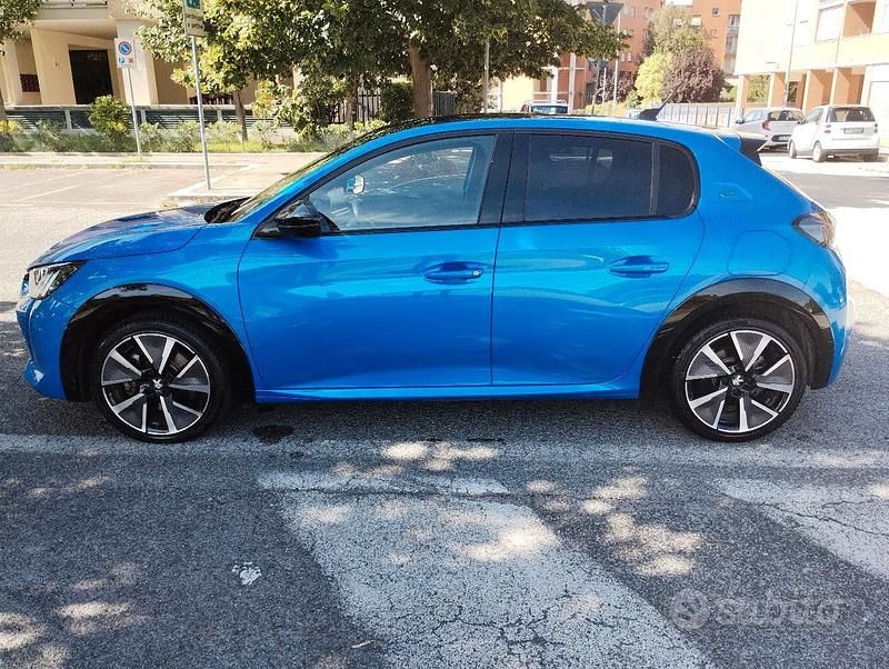 Usata Peugeot 208 GT-line 100 kW (136 CV) 2020 Blu Utilitaria