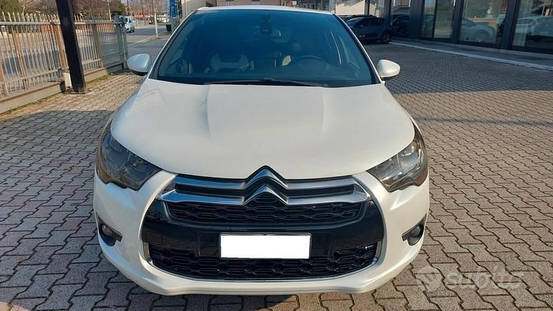Usata Citroën DS4 Sport Chic 120 CV (88 kW) 2015 Bianco Utilitaria
