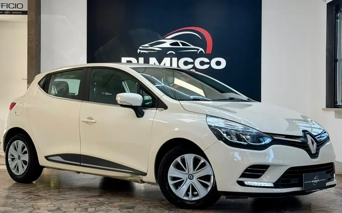 Usata Renault Clio IV Zen 75 CV (55 kW) 2016 Beige Berlina