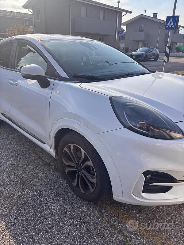 Usata Ford Puma 125 CV (91 kW) 2023 Bianco SUV