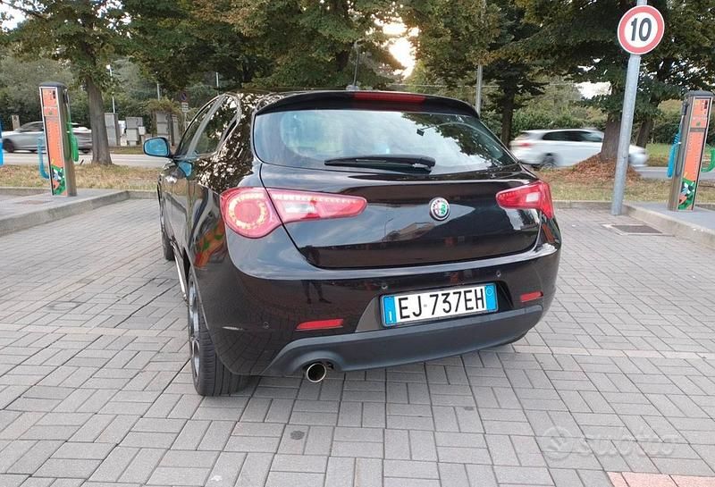 Usata Alfa Romeo Giulietta 170 CV (125 kW) 2011 Nero Utilitaria