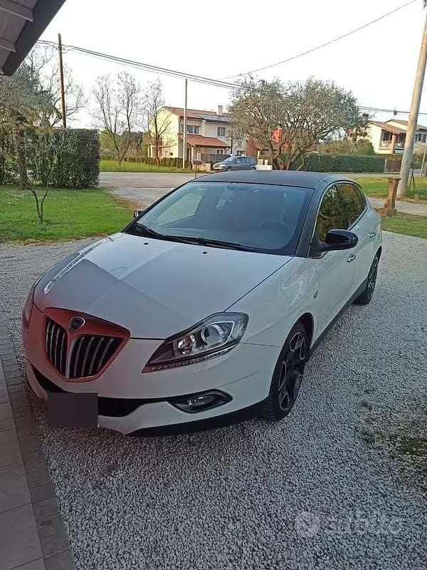 Usata Lancia Delta 120 CV (88 kW) 2010 Bianco Utilitaria