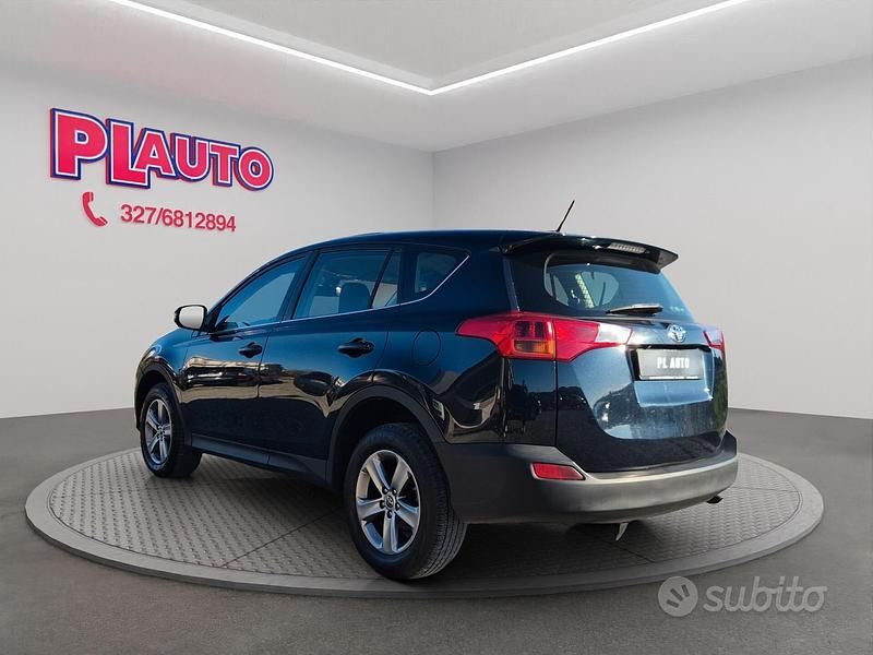 Second-hand Toyota RAV4 Style 124 CP (91 kW) 2015 Negru SUV