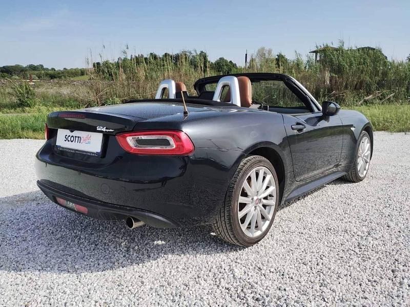 Usata Fiat 124 Spider Lusso 140 CV (102 kW) 2018 Nero Cabrio