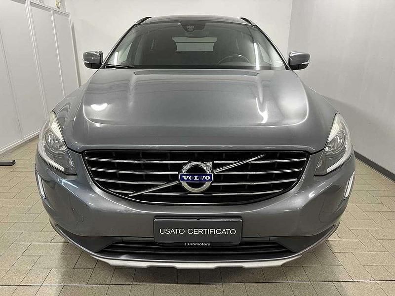 Usata Volvo XC60 Momentum 190 CV (139 kW) 2016 Osmium grey (714) SUV
