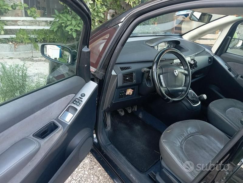 Usata Lancia Musa 95 CV (69 kW) 2015 Nero Monovolume