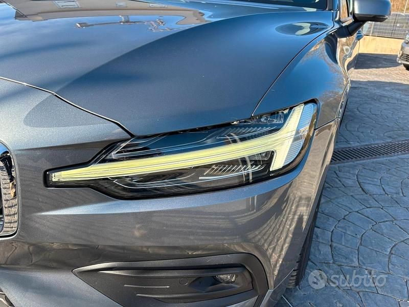 Usata Volvo V60 Business Edition 150 CV (110 kW) 2019 Grigio Station wagon