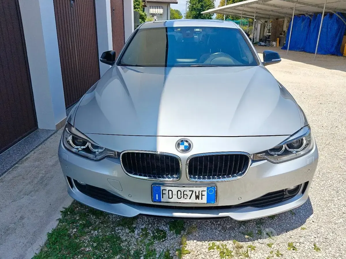 Usata BMW 318 150 CV (110 kW) 2016 Grigio Station wagon
