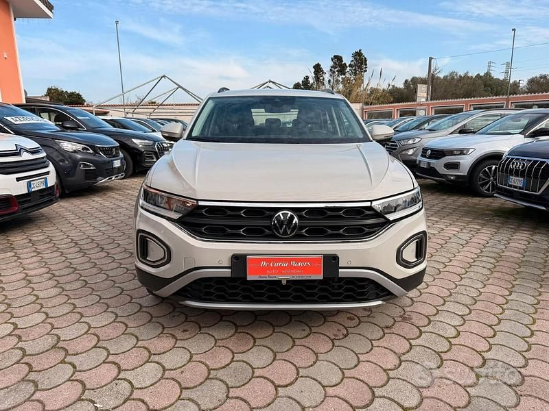 Usata VW T-Roc 116 CV (85 kW) 2023 Beige SUV