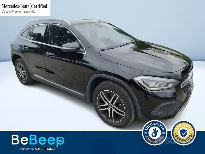 Käytetty Mercedes GLA200 150 HP (110 kW) 2022 Musta Katumaasturi
