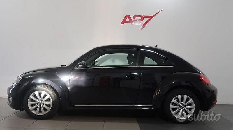 Usata VW Beetle Design 105 CV (77 kW) 2013 Nero Utilitaria