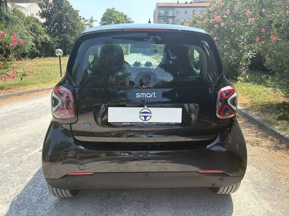 Usata Smart ForTwo Coupé Prime 41 kW (56 CV) 2023 Nero Utilitaria