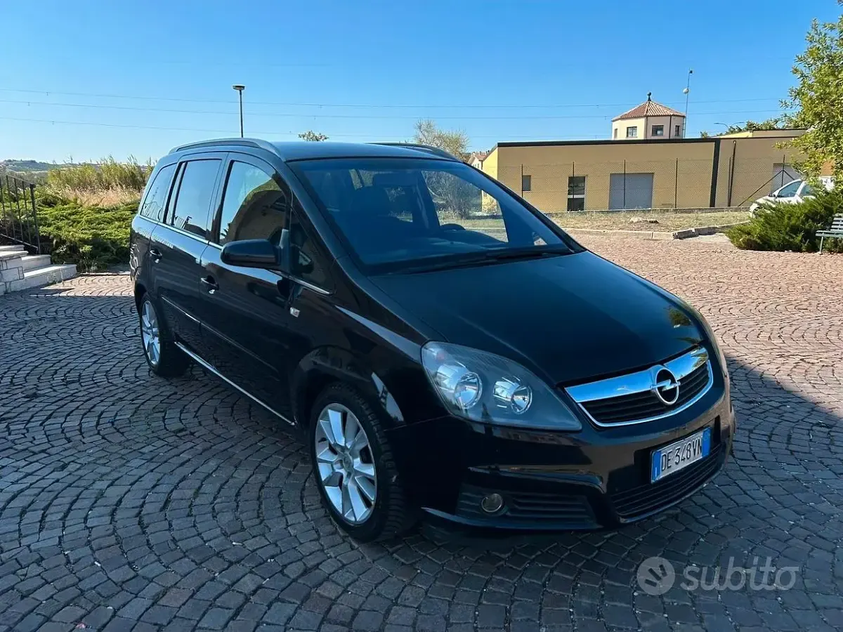 Usata Opel Zafira Cosmo 150 CV (110 kW) 2007 Nero Monovolume