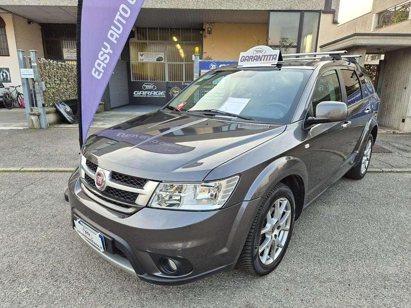 Usata Fiat Freemont Lounge 170 CV (125 kW) 2014 Grigio scuro SUV