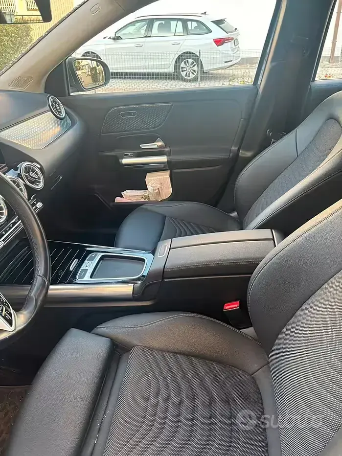 Usata Mercedes GLA200 150 CV (110 kW) 2025 Grigio SUV