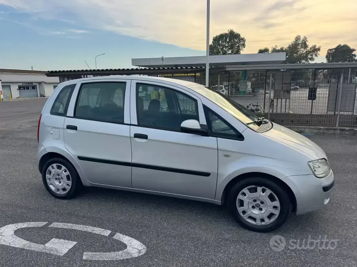 Usata Fiat Idea Active 95 CV (69 kW) 2012 Grigio Monovolume