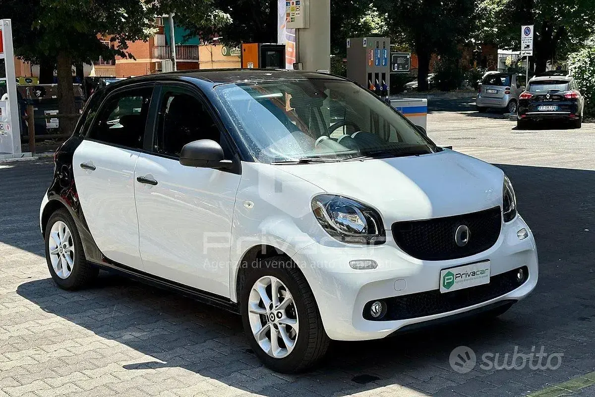 Usata Smart ForFour 71 CV (52 kW) 2018 Bianco Utilitaria