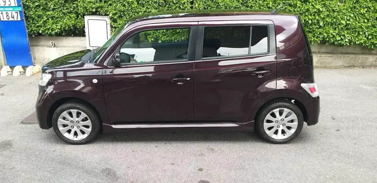 Usata Daihatsu Materia HIRO 91 CV (66 kW) 2012 Melanzana Monovolume