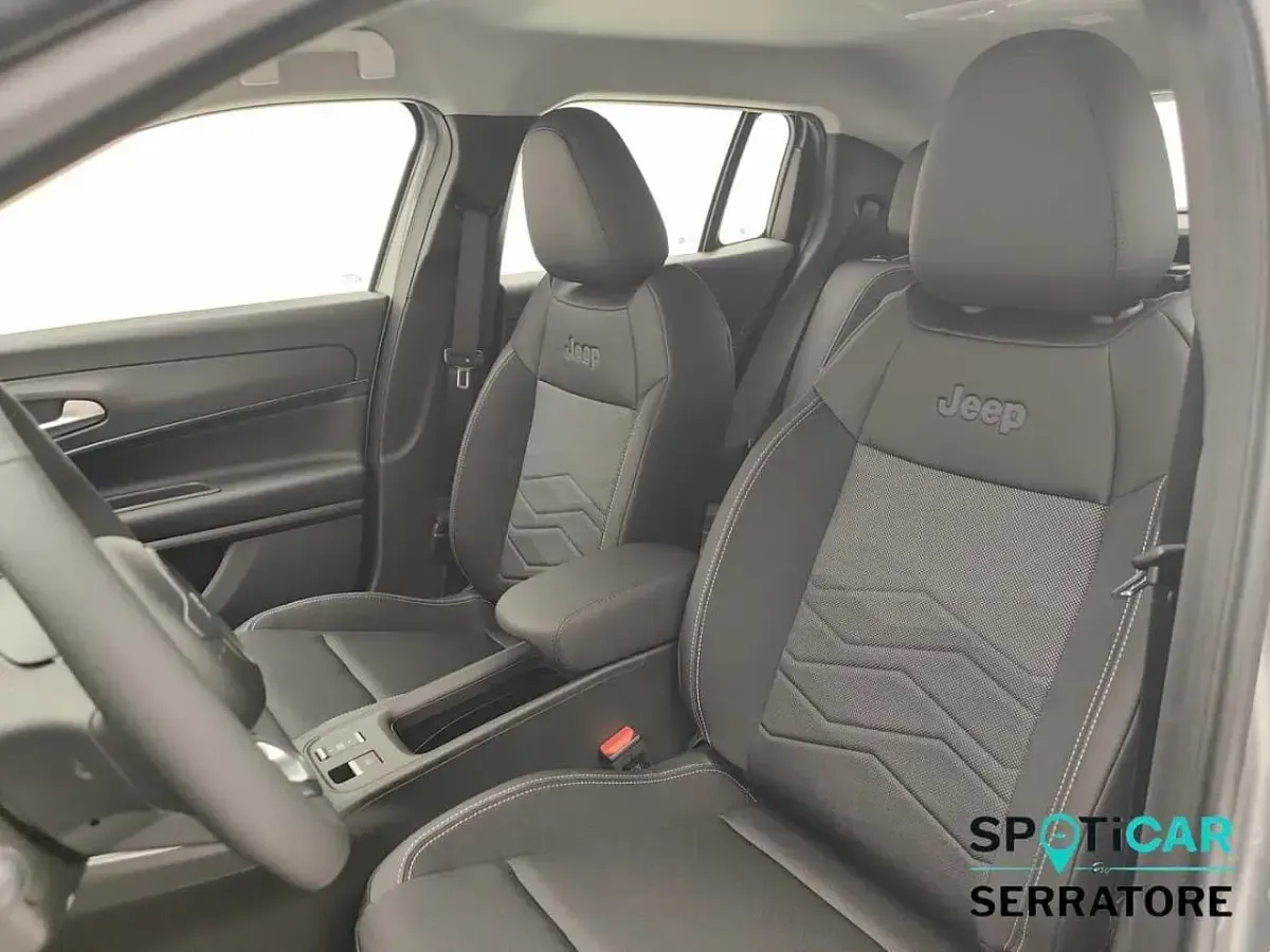 Nouvelle Jeep Avenger Altitude 101 ch (74 kW) 2025 Gris SUV