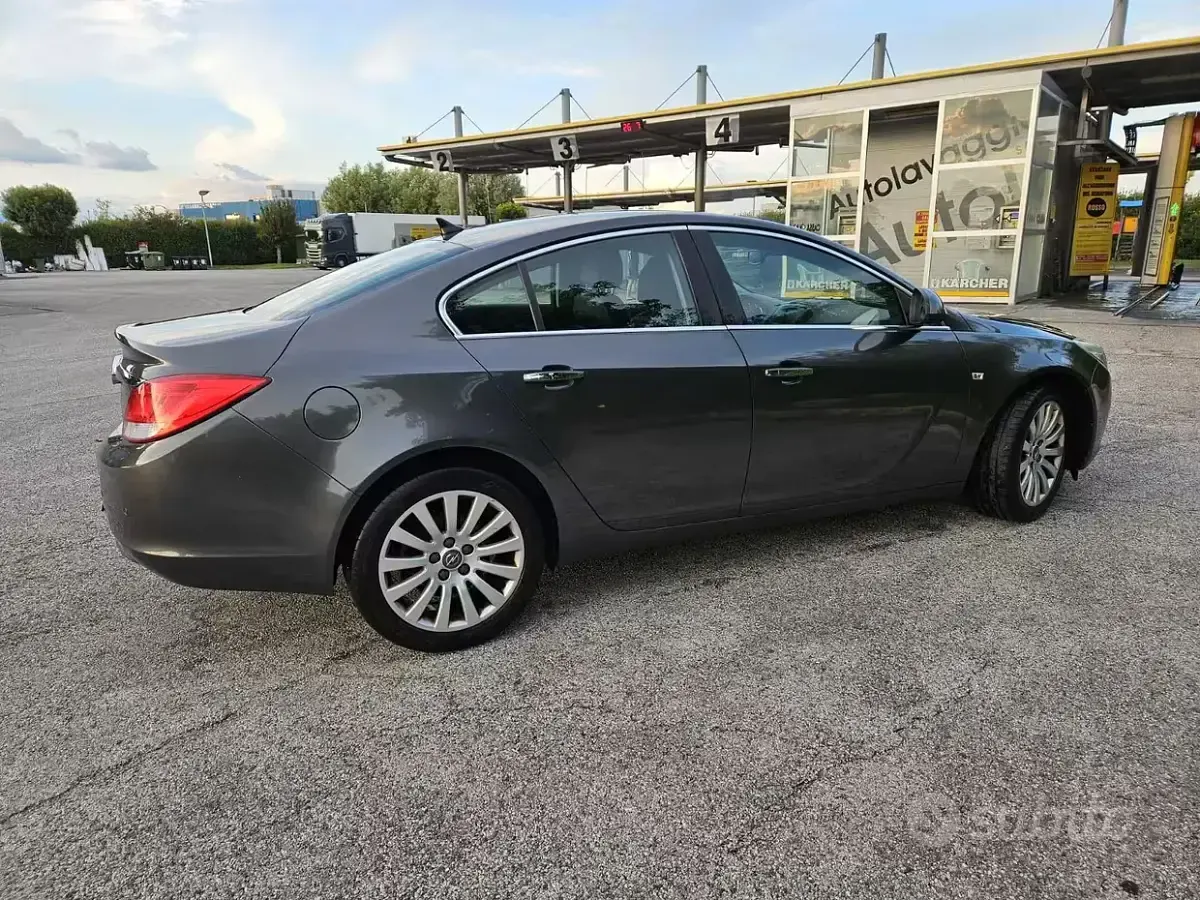 Usata Opel Insignia 160 CV (117 kW) 2011 Berlina