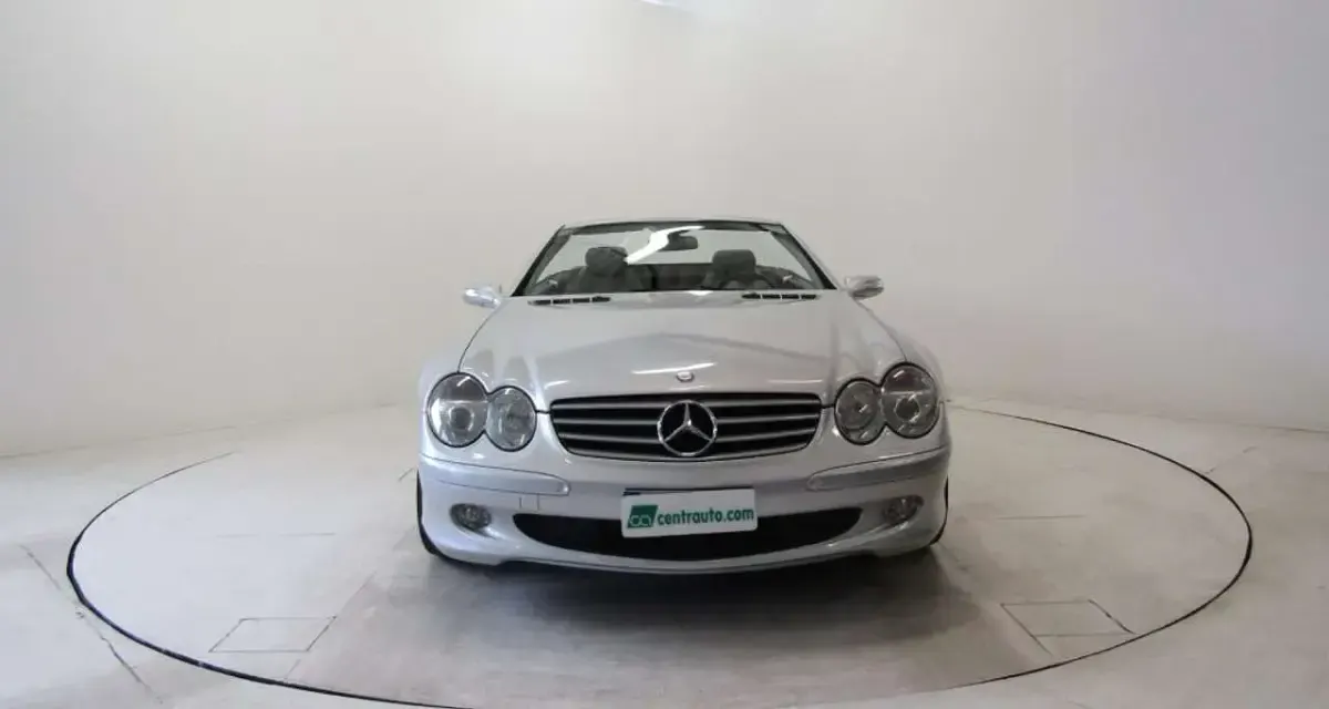 Usata Mercedes SL500 306 CV (225 kW) 2006 Argento Cabrio