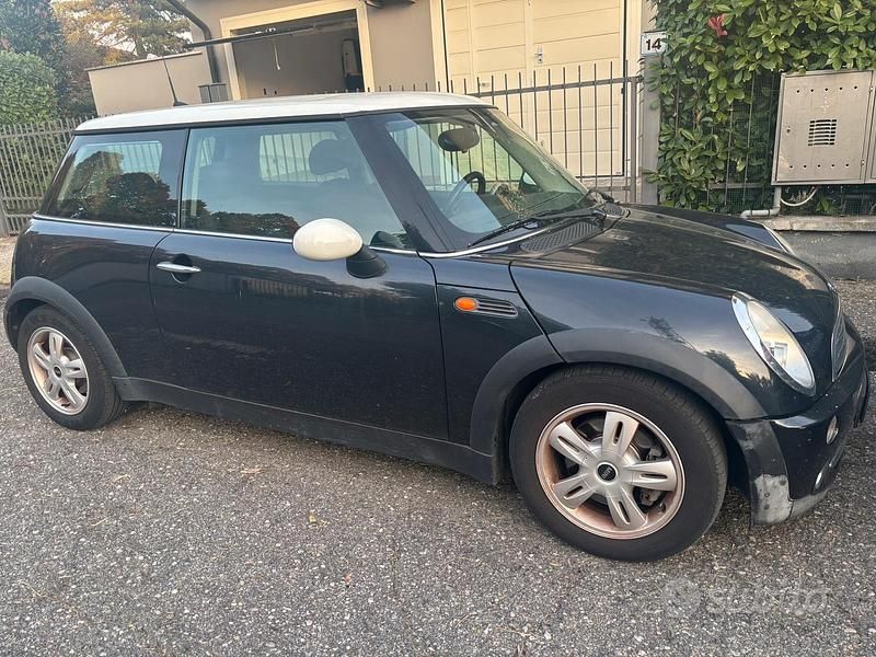 Nero Usata 2005 Mini Cooper Utilitaria | 2000 € (Ottimo prezzo) - Immagine 1/3