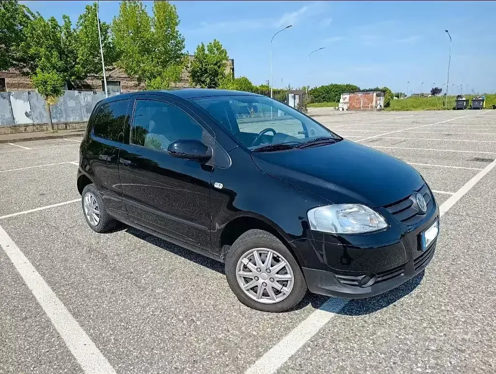 Usata VW Fox 54 CV (39 kW) 2008 Nero Utilitaria