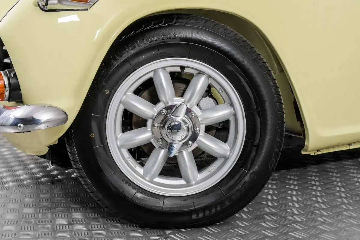 Usata Triumph TR 250 107 CV (78 kW) 1968 Giallo Cabrio