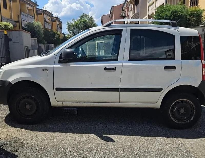 Usata Fiat Panda 4x4 69 CV (50 kW) 2010 Bianco Utilitaria