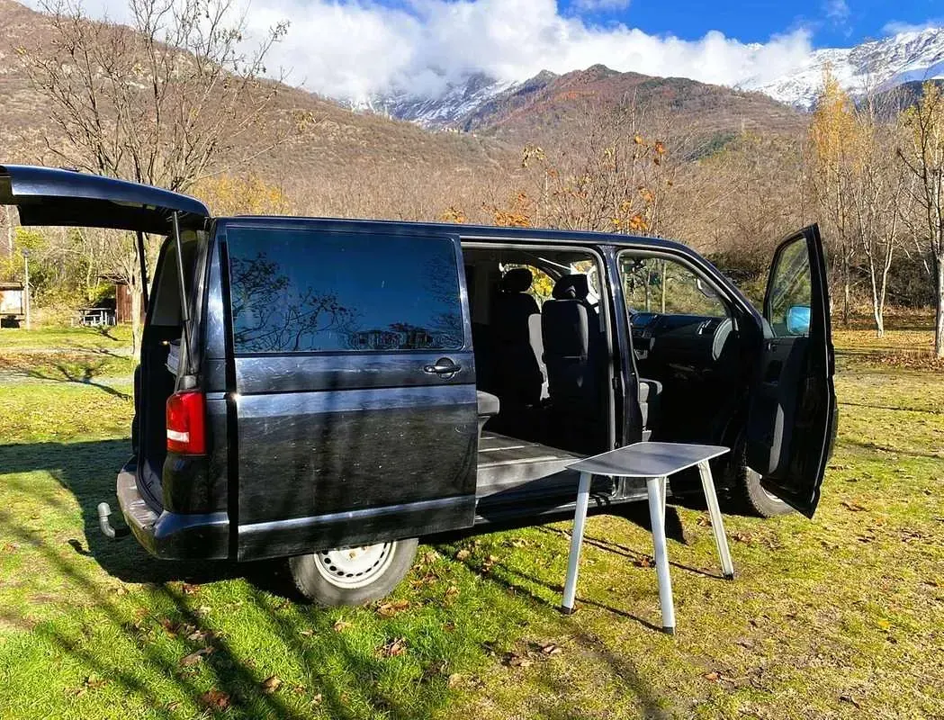 Usata VW T5 Comfortline 140 CV (102 kW) 2012 Nero Furgone