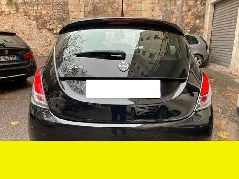 Usata Lancia Ypsilon 69 CV (50 kW) 2019 Nero Utilitaria