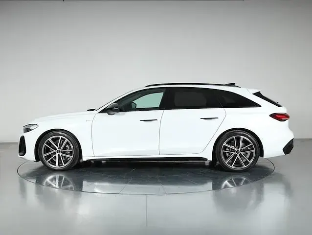 Usata Audi A5 S-Line 204 CV (150 kW) 2025 Bianco ghiacciaio metallizzato Station wagon