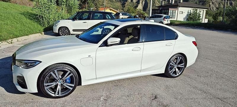 Usata 2021 BMW 330e M Sport Tre volumi | 36.000 € (Buon prezzo) - Immagine 1/4