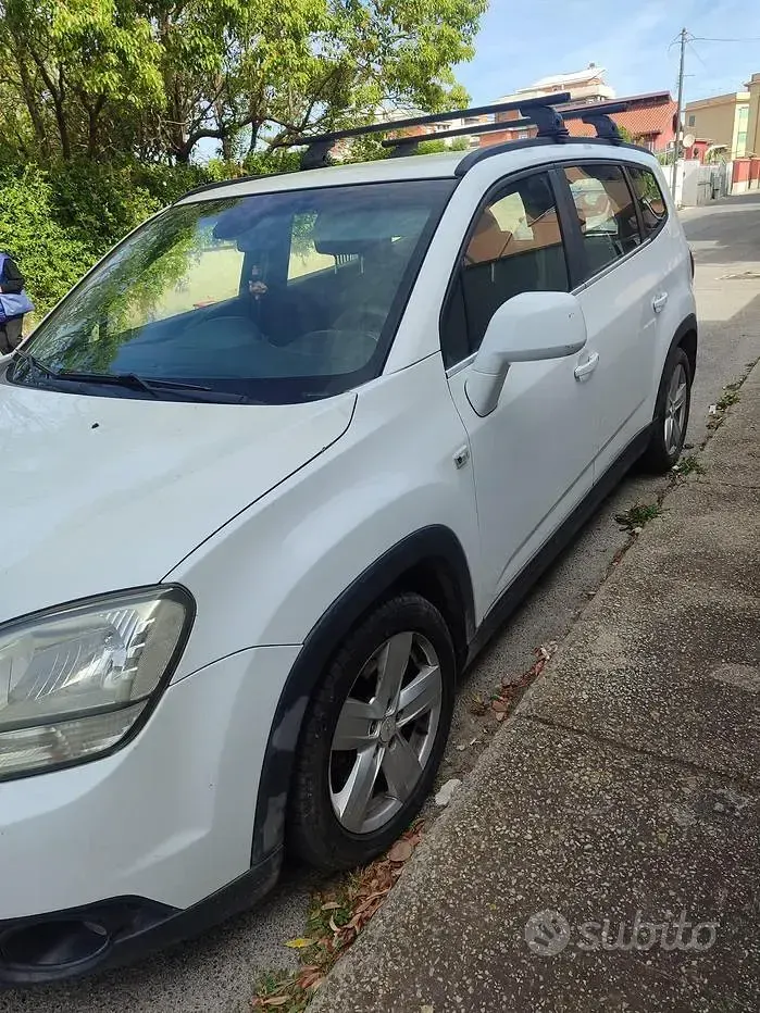 Usata Chevrolet Orlando 131 CV (96 kW) 2011 Bianco Monovolume
