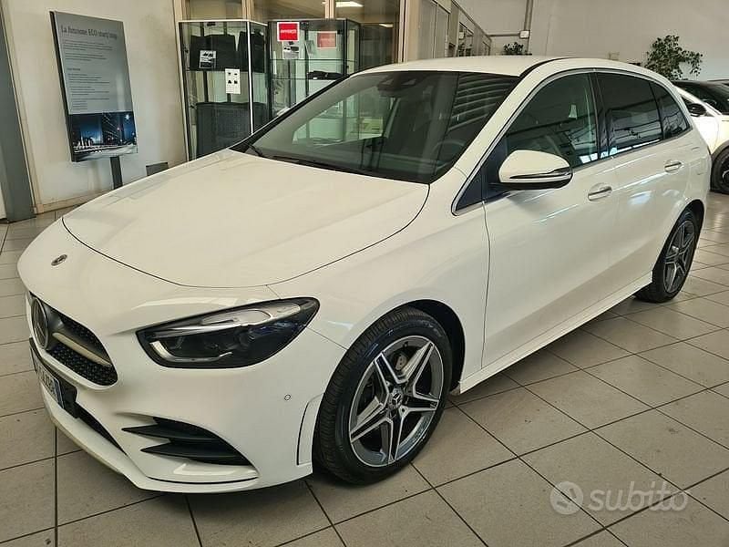 Usata Mercedes B250e AMG Line Premium Plus 224 CV (164 kW) 2023 Bianco Monovolume