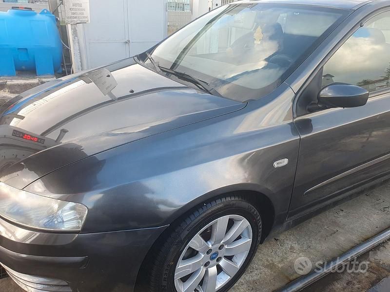 Usata Fiat Stilo 80 CV (58 kW) 2006 Grigio Berlina