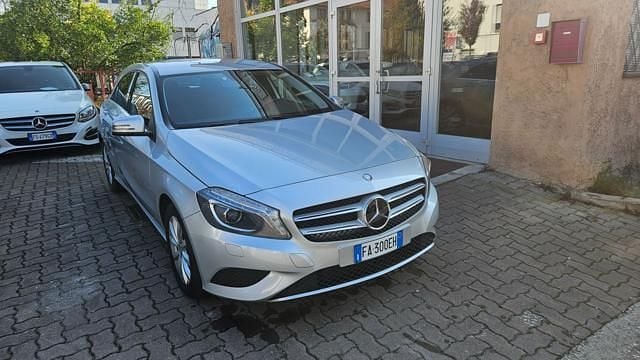 Usata Mercedes A180 109 CV (80 kW) 2015 Argento Berlina