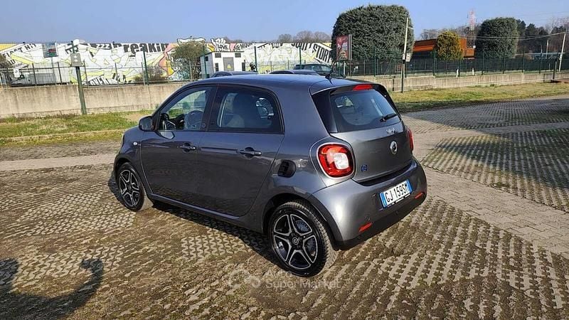 Begagnad Smart ForFour Electric Drive 41 kW (56 HK) 2022 Grå Sedan