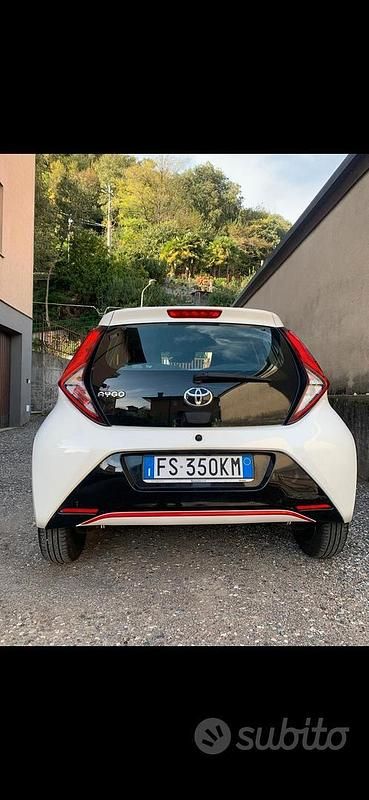 Usata Toyota Aygo 72 CV (52 kW) 2018 Utilitaria
